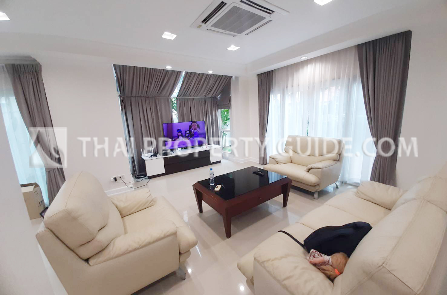 House with Shared Pool in Sukhumvit 